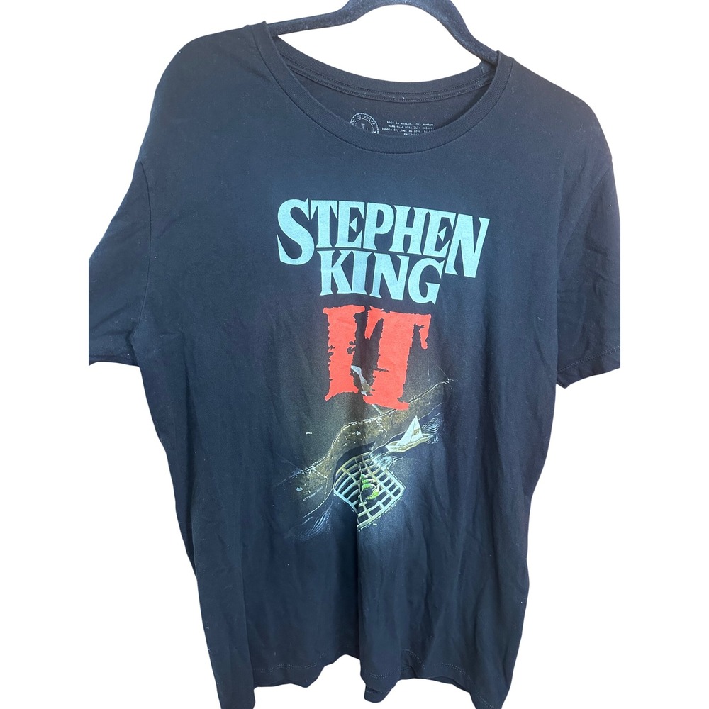 Out of Print Stephen King IT Horror Book Cover Graphic Tee Black Mens Large